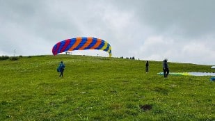 Ein Bild, das Gras, draußen, Himmel, Wolke enthält.
KI-generierte Inhalte können fehlerhaft sein.