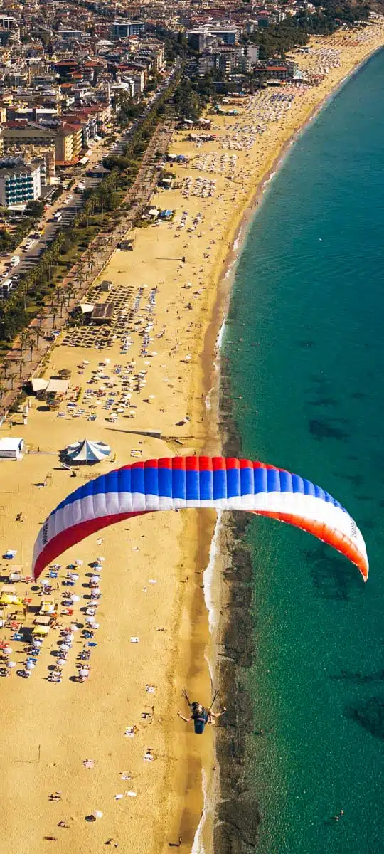 Landeanflug mit dem Papillon Paragliders RAQOON in Alanya