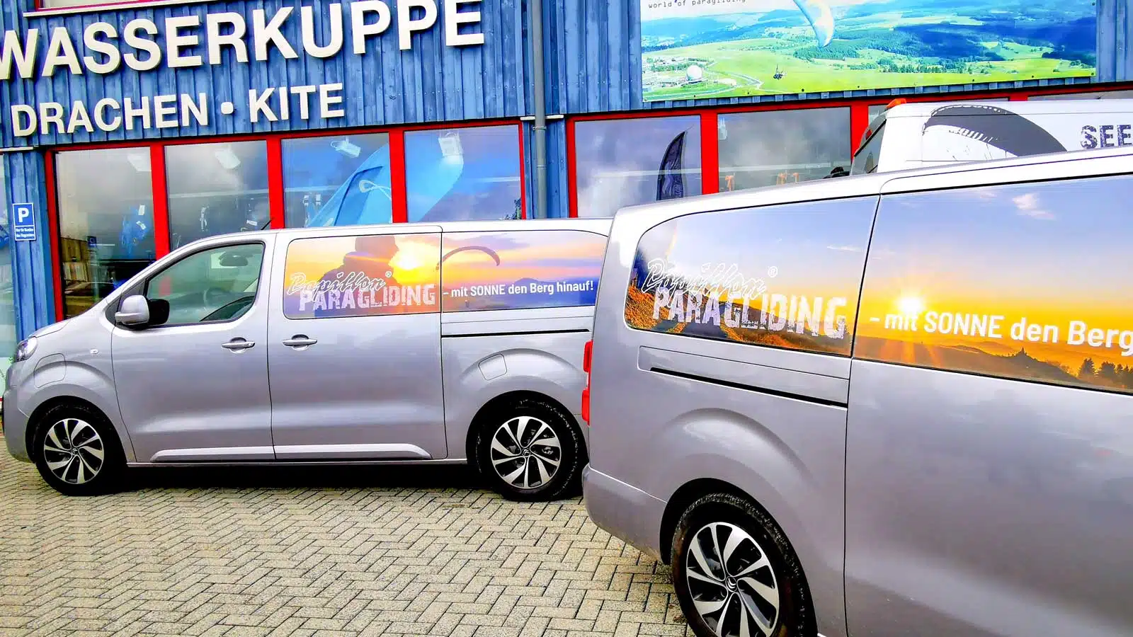 Die beiden E-Busse haben sich im Flugschul-Alltag bestens bewährt