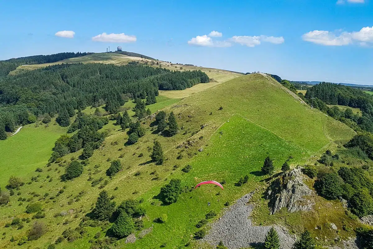 Pferdskopf Paragliding Rhön mit Sicht auf Radom